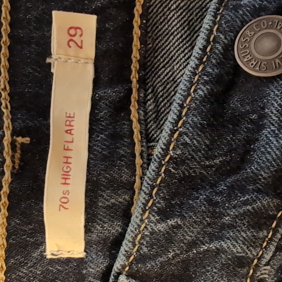 Levi's women's 70's High Flare, Dark Wash - Picture 3 of 7